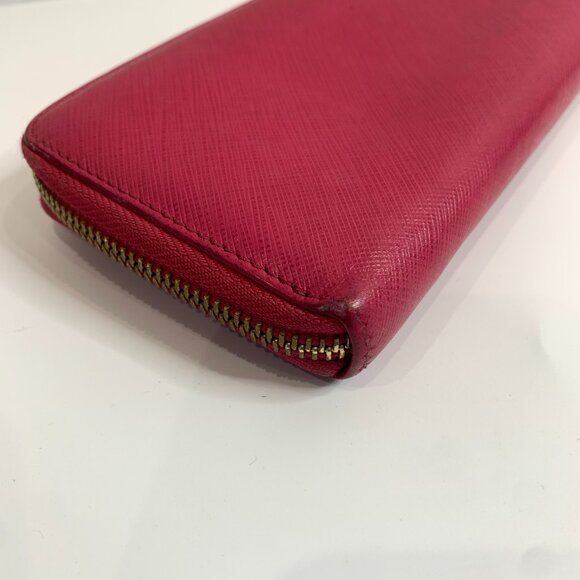 Salvatore Ferragamo Red Wallet - Picture 5 of 9